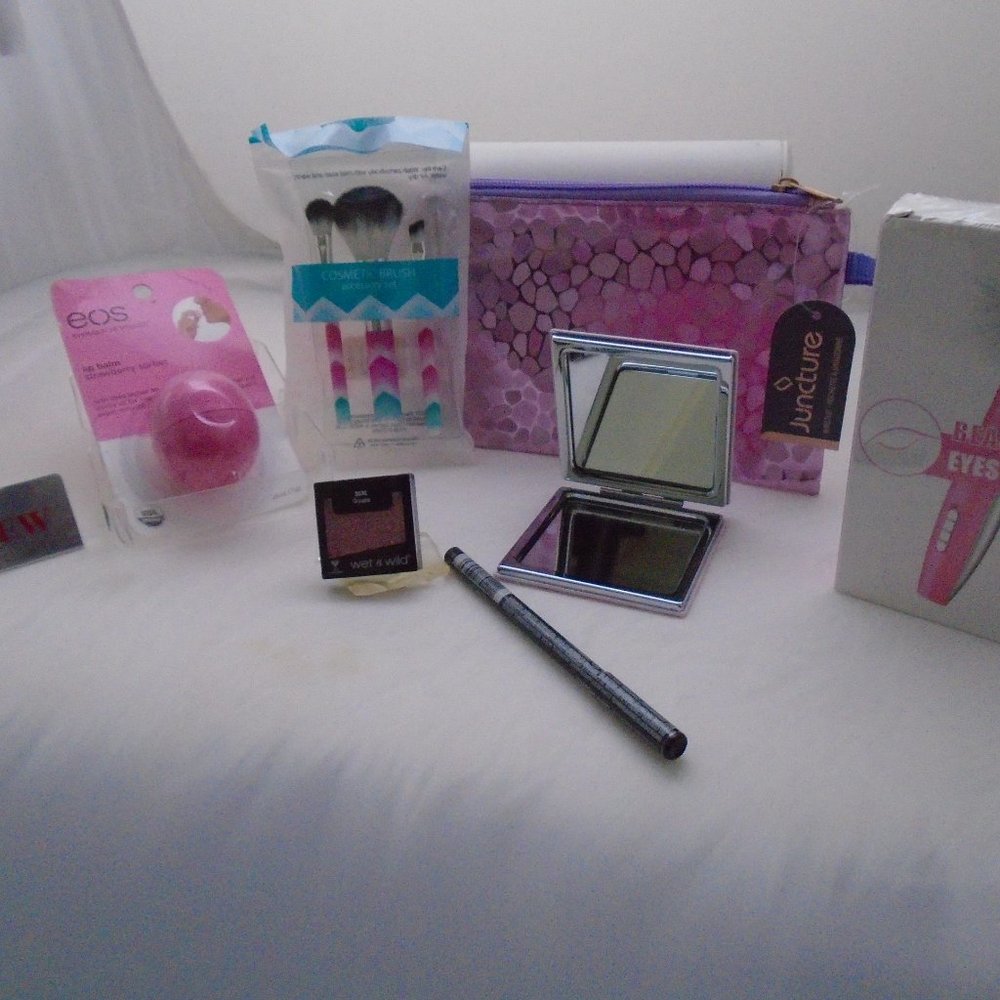 7-PC Beauty Bundle (NWT) - Picture 2 of 4